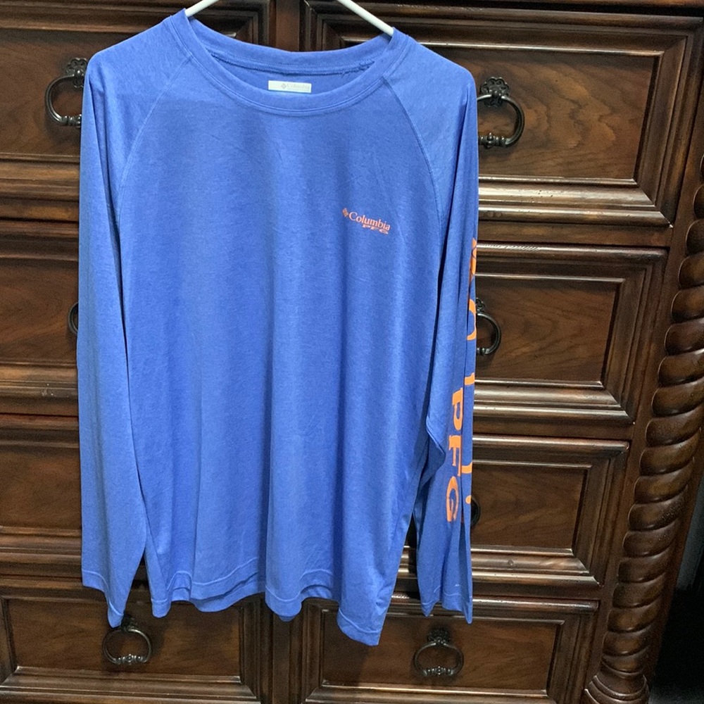 Columbia long sleeved shirt